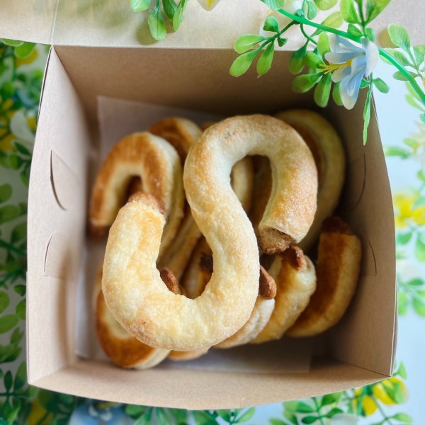 a doughnut sitting on top of a table